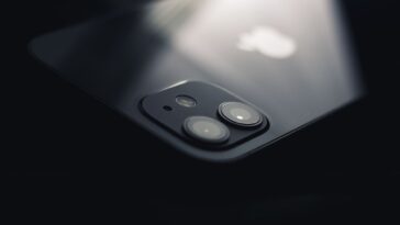 C'est fini pour l'iPhone qui ne se plie pas : en septembre 2026, Apple en sort un à 2 400 $ mais trois pays seulement le v...