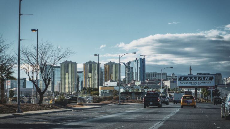 En lâchant des milliers de robotaxis dans les rues de Las Vegas, le Nevada a littéralement rayé le chauffeur du Strip