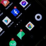 Fini l'assistant qui lit l'écran et les notifications : ce système quitte enfin les Pixel et débarque sur les pliables Mot...