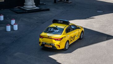 Fini le chauffeur derrière le volant : depuis qu'Uber s'est associé à un partenaire chinois, plus de 2 000 voitures vont r...