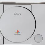 Fini le jeu qu'on prête à un copain le week-end : Sony éteint ses presses avant la PS6 et l'occasion ne suivra pas