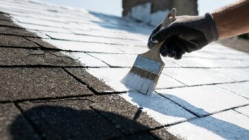 J'ai fait repeindre ma toiture en blanc juste pour rafraîchir la façade : depuis, les combles ne montent plus au-dessus de...