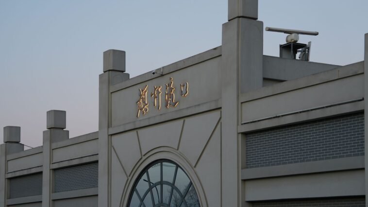J'ai gardé ces lunettes sur le nez pendant une conversation en mandarin juste pour voir : la phrase s'est affichée dans le...