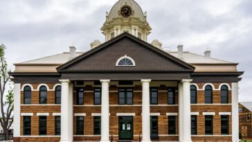 Jeff Bezos a fait creuser une horloge de 150 mètres dans une montagne du Texas dès 2018 : ce qu'elle attend pour sonner n'...
