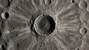 Plus personne n'ira ramasser ce qui tombe sur la Lune : voici le trou de 18 mètres qu'un étage de Falcon 9 a laissé début ...