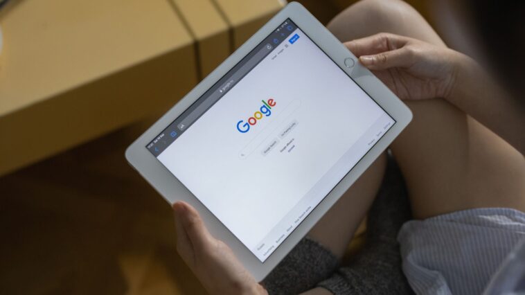 Plus personne ne verra le bouton Recherche sur la page d'accueil de Google : voici ce qui prend sa place chez certains uti...